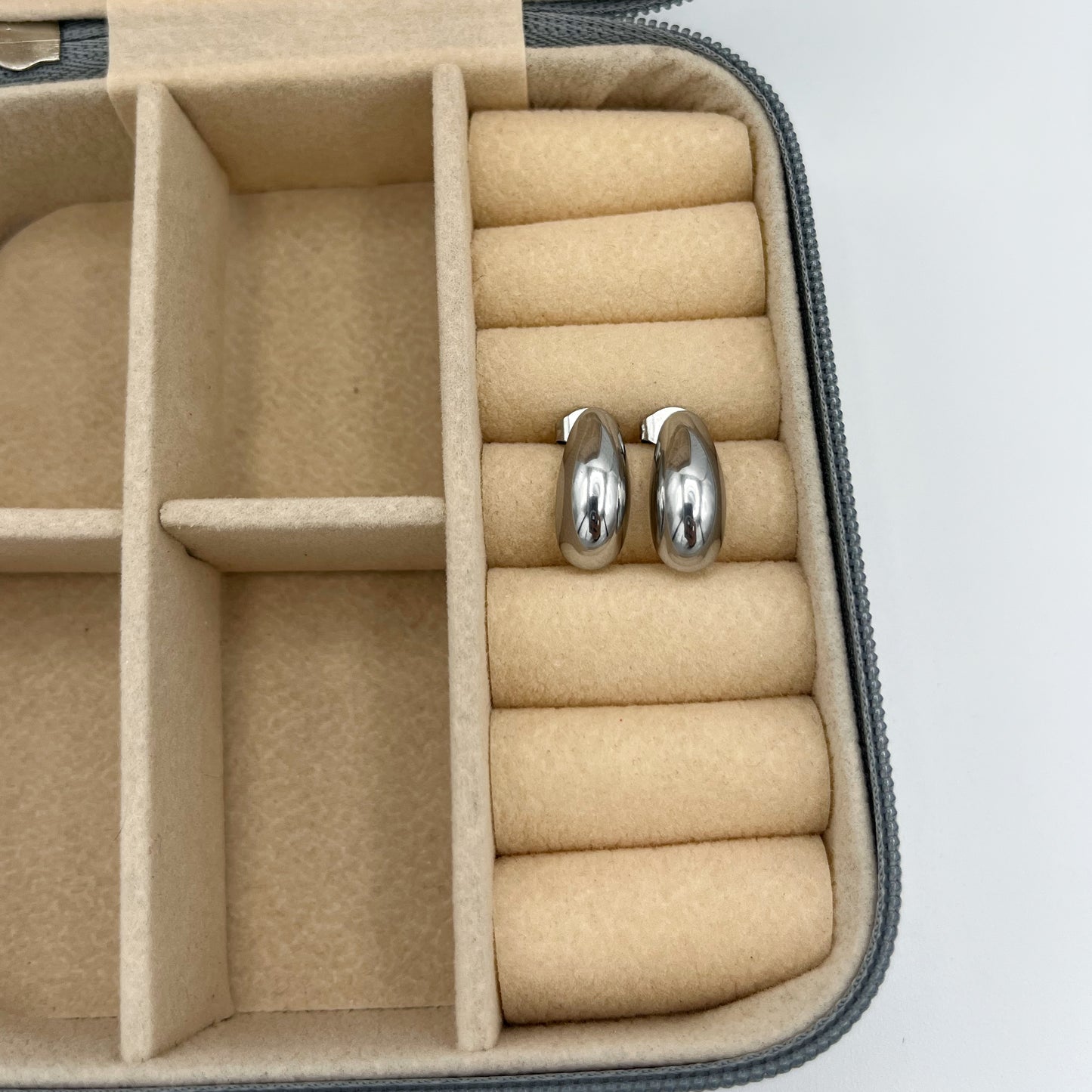 Sara Earrings (Silver)